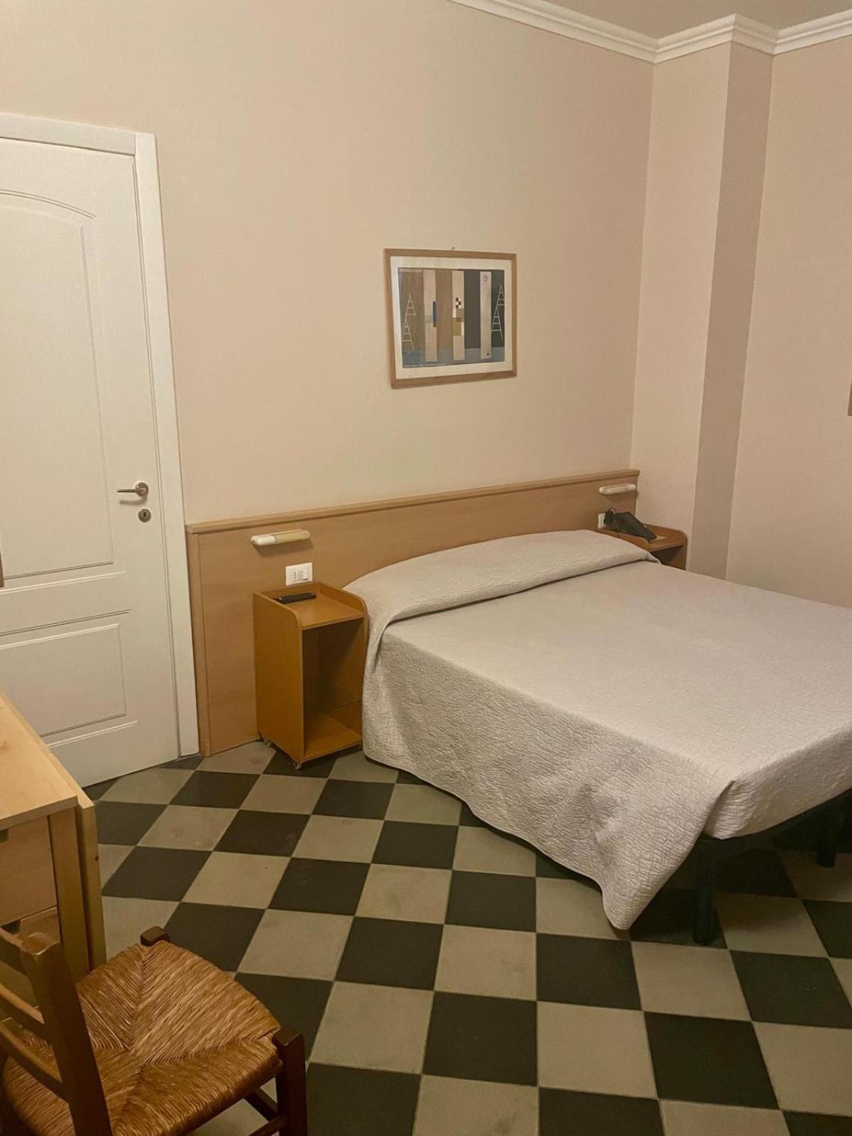 פינאלה ליגורה Hotel Florenz מראה חיצוני תמונה