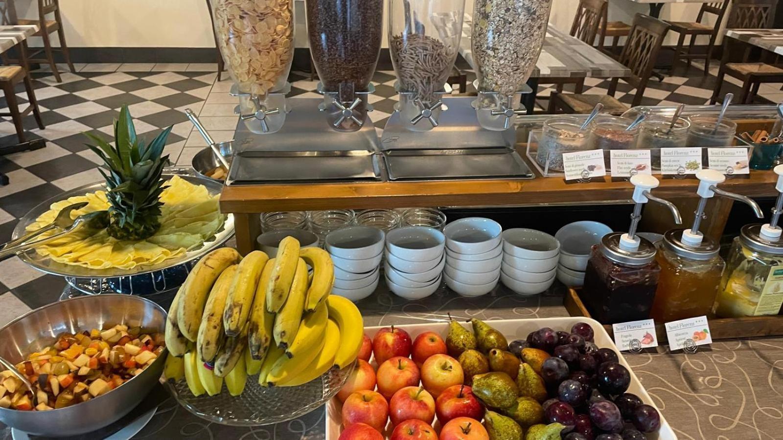 פינאלה ליגורה Hotel Florenz מראה חיצוני תמונה