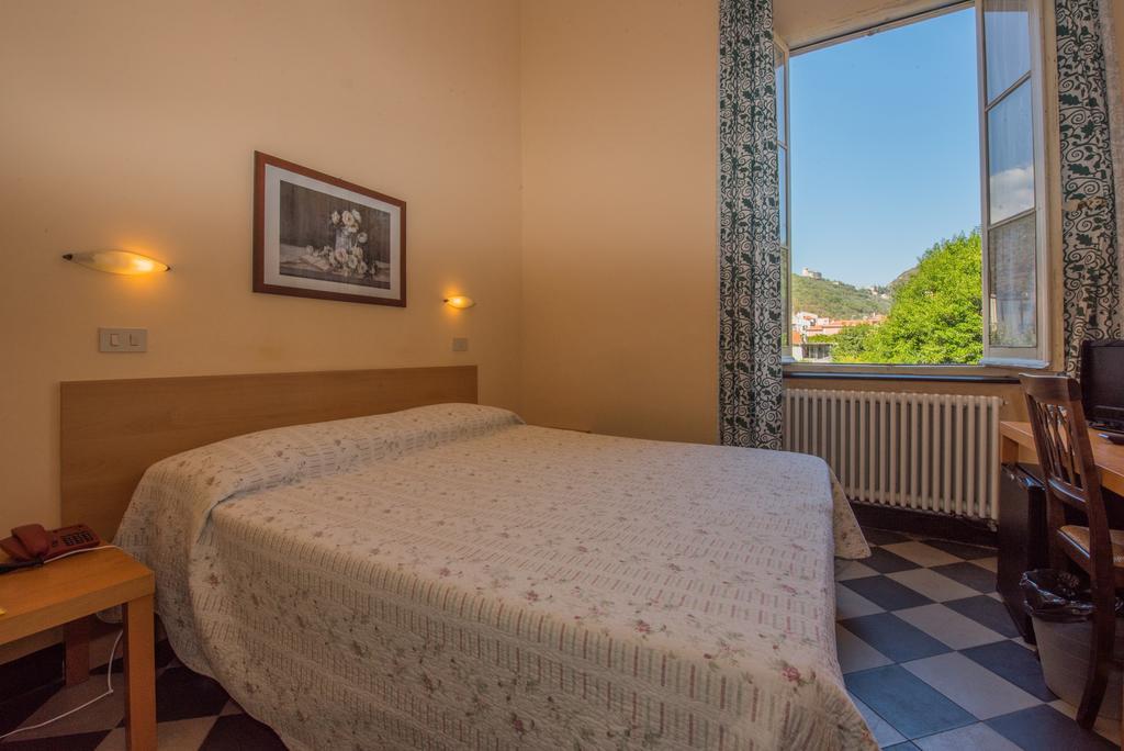 פינאלה ליגורה Hotel Florenz חדר תמונה